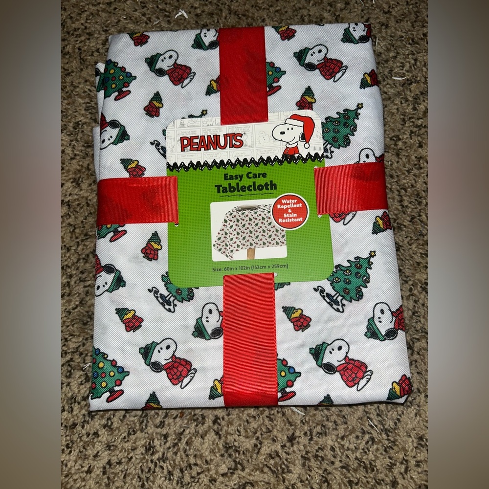 Peanuts Christmas Tablecloth
